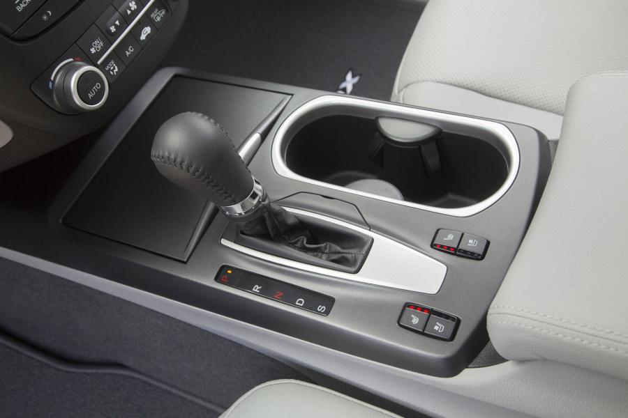 Детали интерьера Acura RDX (TB3/4) 2015 года  (фото 14 из 34)